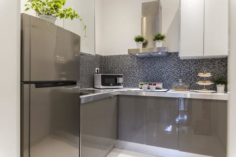 Microwave, coffee/tea maker, electric kettle