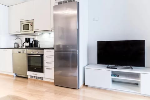 Apartment, 1 Bedroom, Balcony | Private kitchen | Fridge, microwave, oven, stovetop