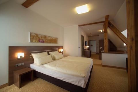 Suite | Desk, soundproofing, free WiFi, bed sheets