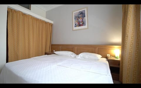 Deluxe Double Room | Premium bedding, pillowtop beds, individually decorated