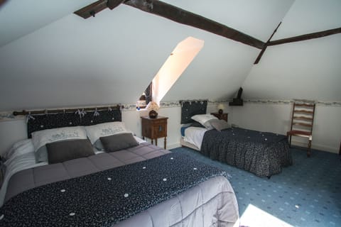 Family Suite (La lanterne) | 1 bedroom, blackout drapes, free WiFi, bed sheets