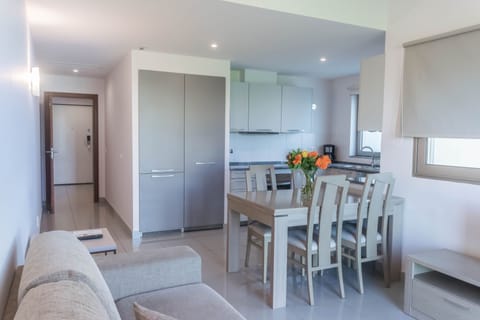 One Bedroom Apartment for 2 people | Private kitchen | Fridge, microwave, oven, stovetop