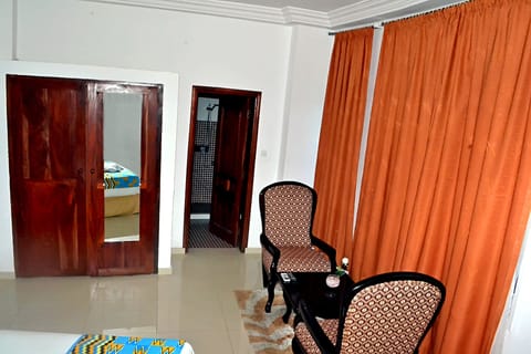 Senior Double Room | Minibar, in-room safe, desk, soundproofing