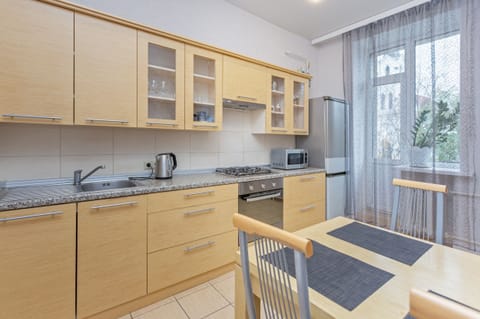 Comfort apartments A on Nezavisimosti 44 | Private kitchen | Full-size fridge, microwave, oven, stovetop