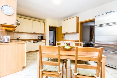 Apartment Overath2 (Cleaning Fee EUR 100) | Private kitchen | Fridge, microwave, oven, stovetop