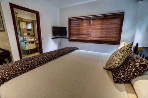 Standard Double Room | Premium bedding, in-room safe, desk, iron/ironing board