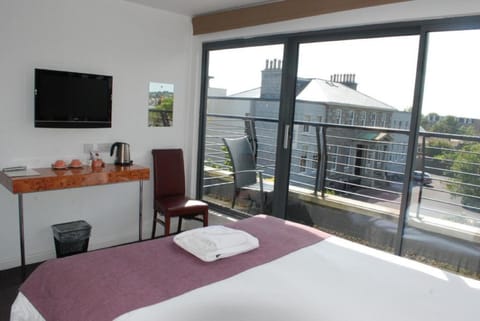 Room, 1 Double Bed, Non Smoking, Balcony | Free WiFi, bed sheets