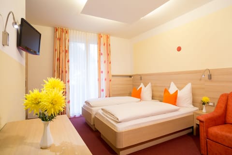 Standard Room | In-room safe, desk, cribs/infant beds, free WiFi