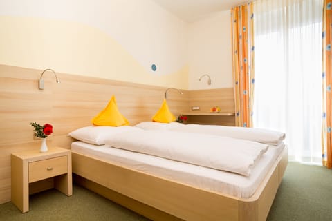 Standard Room | In-room safe, desk, cribs/infant beds, free WiFi