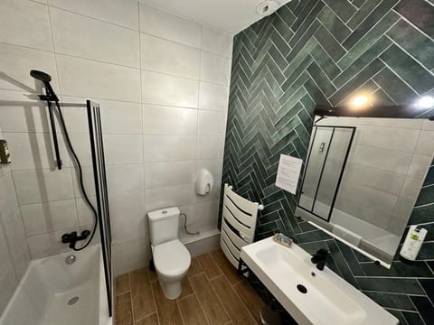 Double Room | Bathroom | Hair dryer, towels