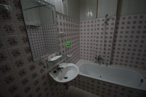 Separate tub and shower, deep soaking tub, designer toiletries