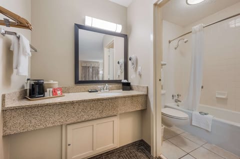 Combined shower/tub, deep soaking tub, free toiletries, hair dryer