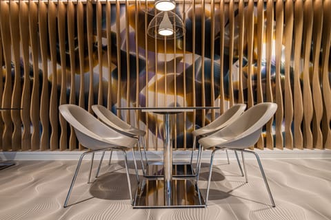 Daily buffet breakfast (CHF 19.90 per person)