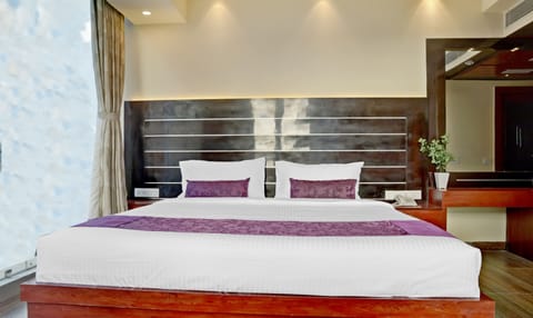 Premium Room | Soundproofing, iron/ironing board, free WiFi, bed sheets