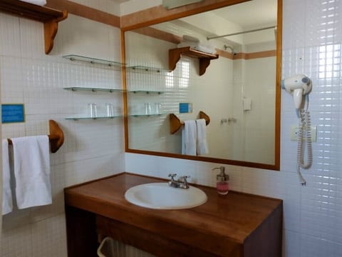 Superior Double Room, 1 Bedroom, Garden View | Bathroom | Shower, free toiletries, hair dryer, towels