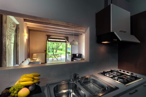 JUNIOR SUITE FAMILIARE CON 2 CAMERE DA LETTO | Private kitchen | Fridge, coffee/tea maker