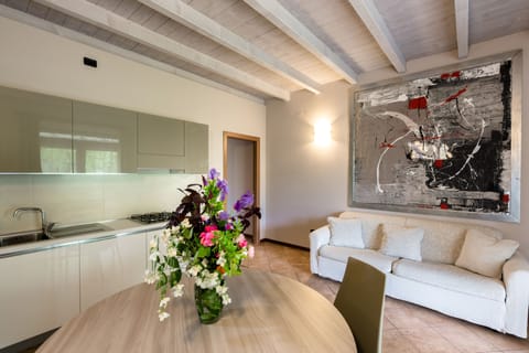 EXECUTIVE SUITE CON 2 CAMERE DA LETTO E SOGGIORNO | Frette Italian sheets, down comforters, individually decorated