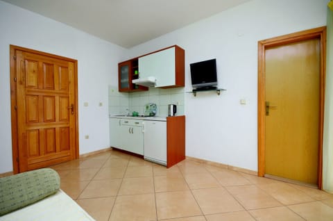 Apartment (A3) | Private kitchen