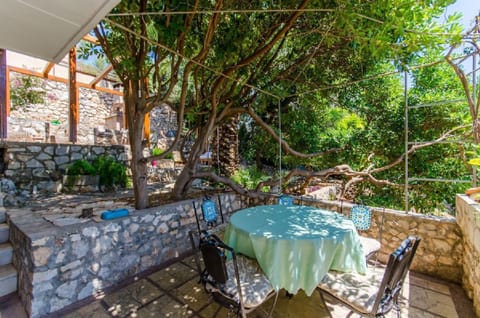 House | Terrace/patio