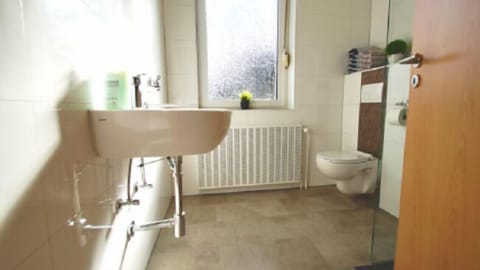 Apartment (Cleaning Fee EUR 80) | Bathroom | Shower, hair dryer, towels, soap