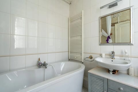 Quadruple Room (Les Arbres) | Bathroom | Hair dryer, slippers, towels, soap