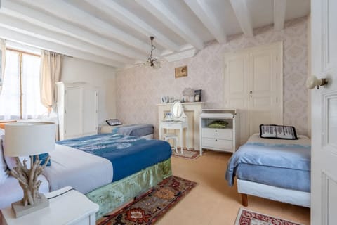 Quadruple Room (Les Arbres) | Premium bedding, individually decorated, individually furnished, desk