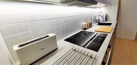 Kauno-Algirdo Luxury Vilnius Appartments | Private kitchenette | Fridge, microwave, oven, stovetop