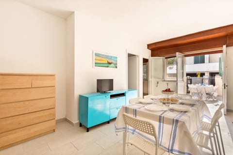 Standard Apartment, 2 Bedrooms (Trilo 4 - 1442) | Private kitchen | Full-size fridge, cookware/dishes/utensils