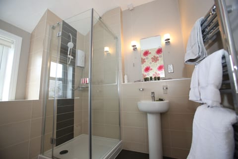 Double Room, Ensuite | Bathroom