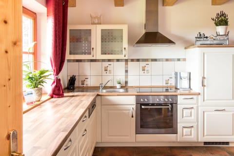 Apartment, 1 Bedroom, Terrace (Appartment Simssee) | Private kitchen | Electric kettle, cookware/dishes/utensils