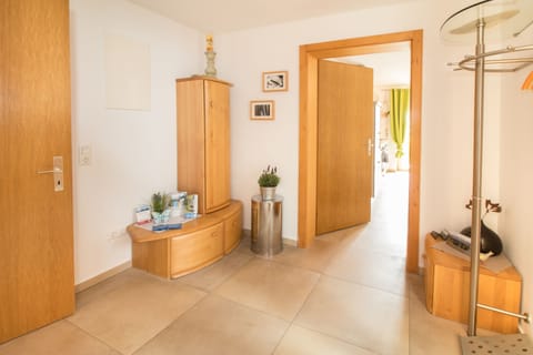 Apartment, 1 Bedroom, Balcony (FeWo Kampenwand) | Living area