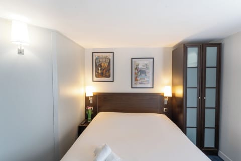 Double or Twin Room | Individually furnished, desk, laptop workspace, soundproofing