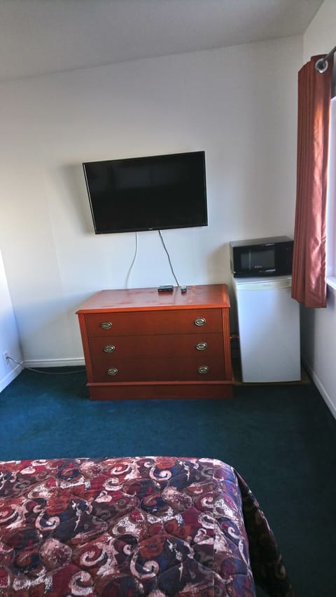 Standard Room | Desk, free WiFi, bed sheets