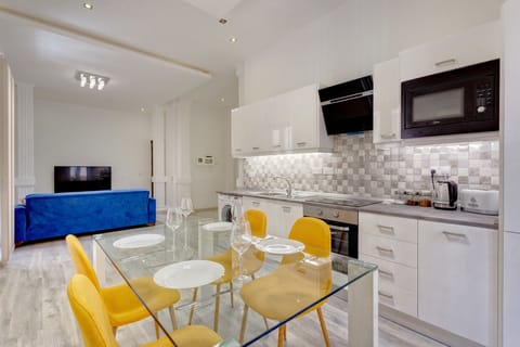 Apartment, 2 Bedrooms | Private kitchen | Oven, toaster, cookware/dishes/utensils