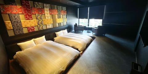 Club Twin Room | Down comforters, free WiFi, bed sheets