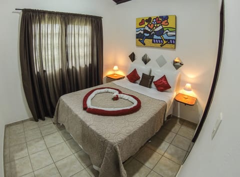 Double Room | Minibar, individually decorated, individually furnished, free WiFi