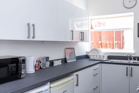 The Foxton House | Private kitchen | Fridge, electric kettle, toaster, highchair