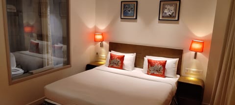 Deluxe Room | In-room safe, iron/ironing board, free WiFi, bed sheets