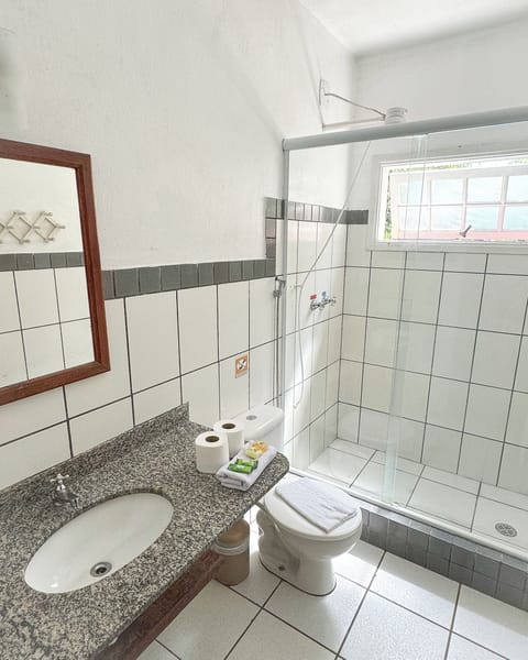 Superior Suite, Balcony, Garden View | Bathroom | Shower, free toiletries, hair dryer, towels