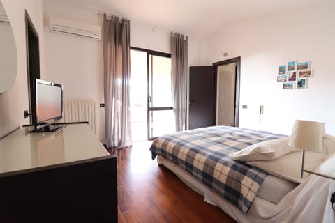 Family Apartment, Annex Building | In-room safe, free WiFi, bed sheets