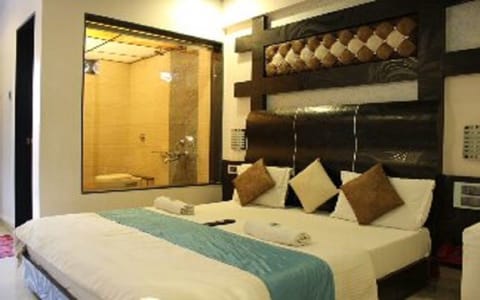 Deluxe Room | Rollaway beds, free WiFi