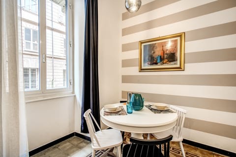 Apartment, 1 Bedroom | In-room dining