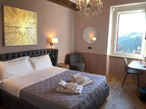 Romantic Double Room, 1 King Bed, Non Smoking, Valley View | Premium bedding, memory foam beds, minibar, in-room safe