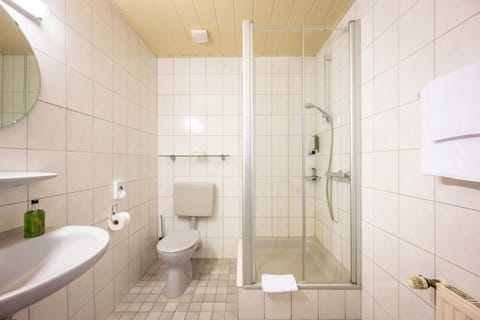 Economy Double Room, Courtyard Area | Bathroom | Towels