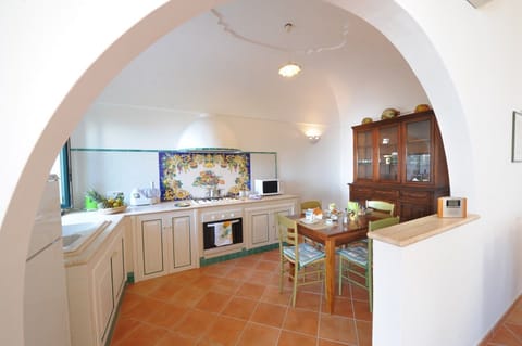 Villa, 5 Bedrooms | Private kitchen | Full-size fridge, microwave, oven, stovetop