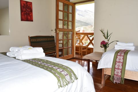 Triple Room | Pillowtop beds, individually decorated, free WiFi, bed sheets