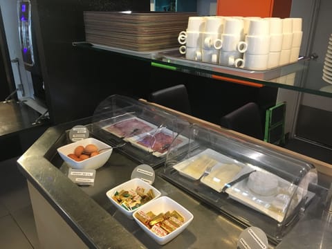Daily buffet breakfast (EUR 11 per person)