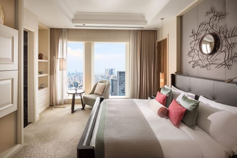 Suite, 1 King Bed, View (Yuri Suite) | Down comforters, minibar, in-room safe, desk