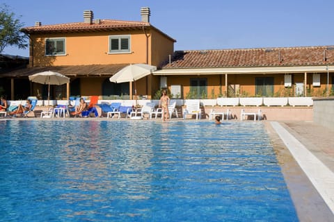 Seasonal outdoor pool, pool umbrellas, sun loungers