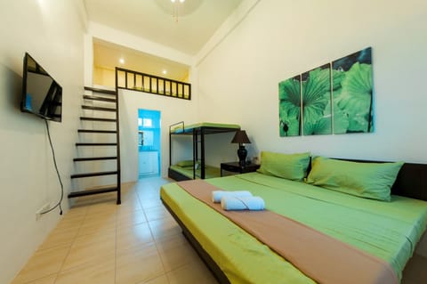 Family Loft | Free WiFi, bed sheets